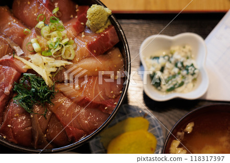 Yellowtail pickled rice bowl (Aomori Prefecture izakaya lunch) 118317397