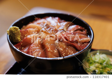 Pickled yellowtail rice bowl (Aomori Prefecture izakaya lunch) 118317401