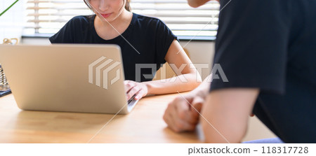 Woman Woman 118317728