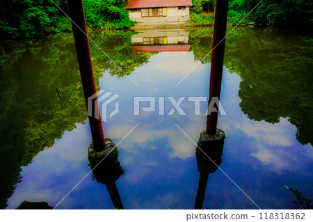 Photographing the power spot of the Eight Great Dragon Kings, Benzaiten, Ogami, and Okami Shrine in Miwa, Sakurai City, Nara Prefecture 118318362