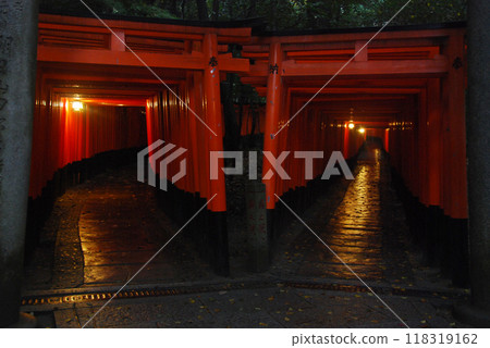 The gates to another world @Kyoto / Gates to another world (Thousand Torii) The gates to another world @Kyoto / Gates to another world (Thousand Torii) 118319162