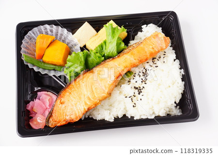 Silver salmon bento Silver salmon bento 118319335