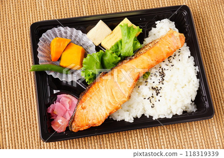 銀鮭魚便當 118319339