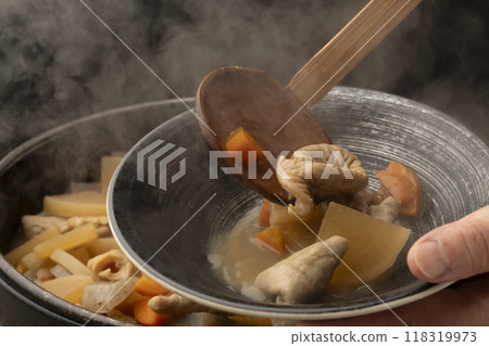 Motsuni: Arrange the stewed offal on a plate Motsuni: Arrange the stewed offal on a plate 118319973