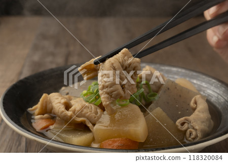 Boiled offal: Lift it up with chopsticks 118320084