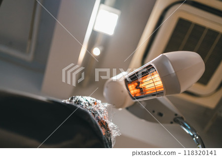 How long should you leave your hair dye on at the salon? 118320141