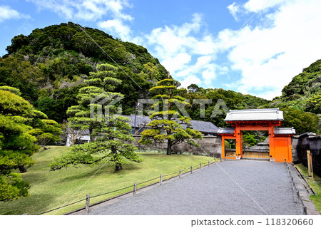 The Tin Gate of the Shimazu Family Villa Sengan-en 118320660