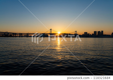 [Sunset material] Sunset seen from Toyosu Gururi Park [Tokyo] 118321684