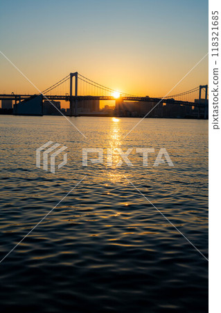 [Sunset material] Sunset seen from Toyosu Gururi Park [Tokyo] 118321685
