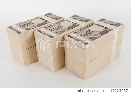 新鈔票,一疊鈔票排列整齊 新鈔票,一疊鈔票排列整齊 118323987