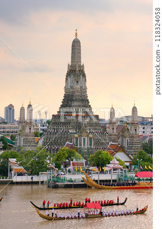 泰國曼谷「鄭王廟」及泰國皇家駁船水上巡遊排練 118324058