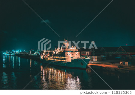 深夜港口 118325365