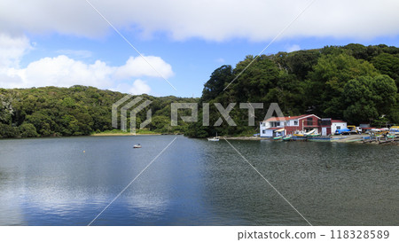 port where ships dock 118328589