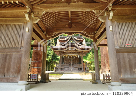 Kamisojin Okamoto Shrine and Otaki Shrine: The Shinmon Gate and Main Building of Shimomiya Kamisojin Okamoto Shrine and Otaki Shrine: The Shinmon Gate and Main Building of Shimomiya 118329904