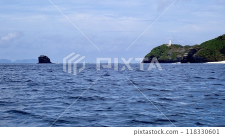 The ocean view of the Kerama Islands seen from a kayak The ocean view of the Kerama Islands seen from a kayak 118330601