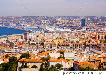 Streets of Marseille, France 118332425