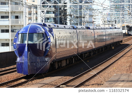 運行的火車 運行的火車 118332574