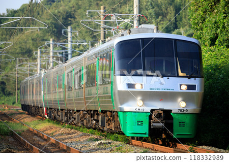 JR Kyushu 783 Series Limited Express "Midori" (coupling with standard color) 118332989