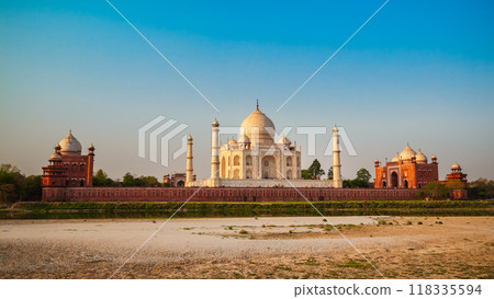 Taj Mahal marble mausoleum, Agra 118335594
