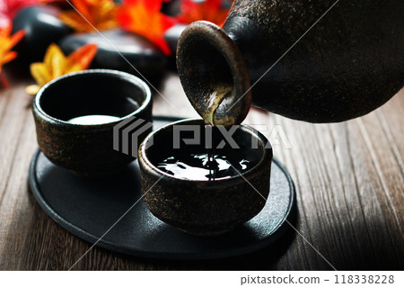 秋天的清酒/倒清酒 118338228