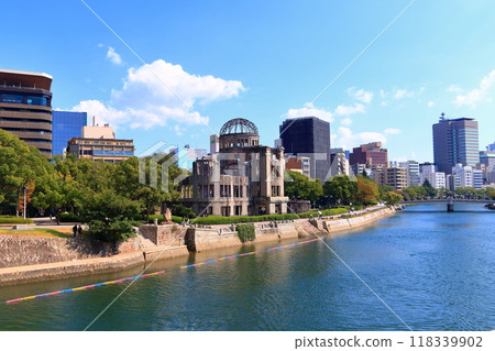 [Hiroshima Prefecture] Autumn at Peace Memorial Park (Atomic Bomb Dome) 118339902