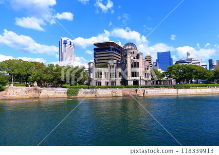 [Hiroshima Prefecture] Autumn at Peace Memorial Park (Atomic Bomb Dome) 118339913