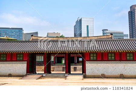 Yonganmun Gate of Deoksugung Palace in Seoul, South Korea Yonganmun Gate of Deoksugung Palace in Seoul, South Korea 118341824