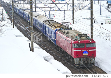 奧羽本線 大坂 JR東日本 EF81-136(青森)+24系(青森)曙 奧羽本線 大坂 JR東日本 EF81-136(青森)+24系(青森)曙 118341827
