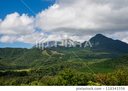 A very beautiful landscape of Mt. Daisen in Tottori Prefecture, Japan A very beautiful landscape of Mt. Daisen in Tottori Prefecture, Japan 118343356