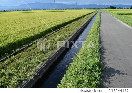 農地道路、農業水道 田園風光 農地道路、農業水道 田園風光 118344182
