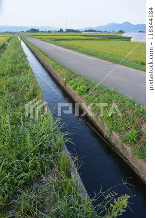 農地道路、農業水道 田園風光 農地道路、農業水道 田園風光 118344184