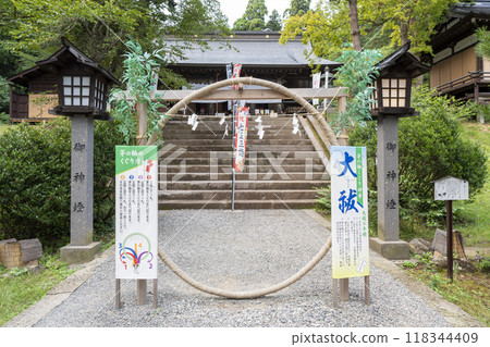 Spring at Tsuchi Shrine, worship hall, Inawashiro Town, Fukushima Prefecture 118344409