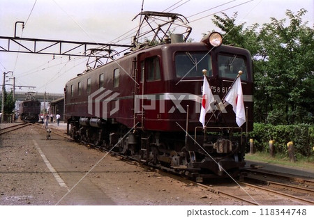 1985年機車EF5861新鶴見發動機工廠神奈川縣記錄照片 1985年機車EF5861新鶴見發動機工廠神奈川縣記錄照片 118344748