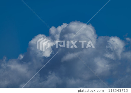 夏天的藍天白雲 118345713