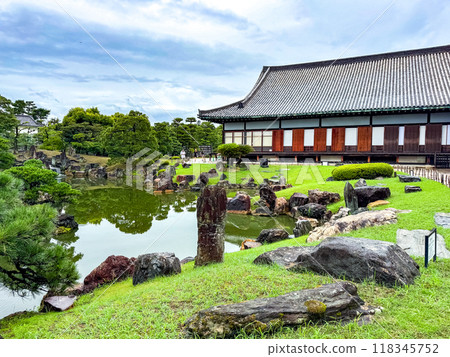 Nijo Castle under the rain in Kyoto, Japan 118345752