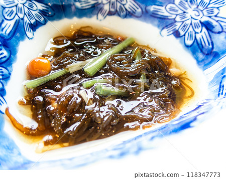 Mozuku vinegar 118347773