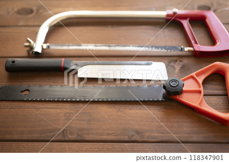 Well-used saws 118347901