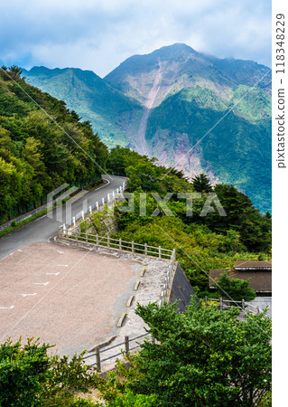 A view of fresh greenery from the Nita Pass Second Observation Point, Heisei Shinzan [Unzen City, Nagasaki Prefecture] 118348229