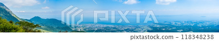 從新綠的仁田峠第二展望台眺望全景【長崎縣雲仙市】 118348238