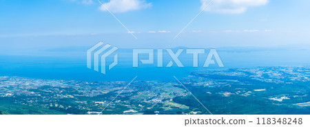 Panorama of fresh greenery from Nita Pass No. 2 Observation Point [Unzen City, Nagasaki Prefecture] 118348248