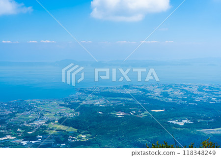 A view of fresh greenery from Nita Pass No. 2 Observation Point [Unzen City, Nagasaki Prefecture] 118348249