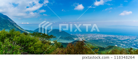 Panorama of fresh greenery from Nita Pass No. 2 Observation Point [Unzen City, Nagasaki Prefecture] 118348264