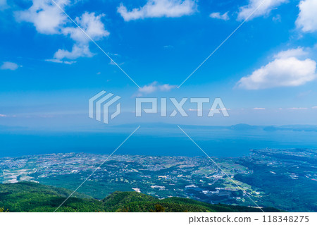 A view of fresh greenery from Nita Pass No. 2 Observation Point [Unzen City, Nagasaki Prefecture] 118348275