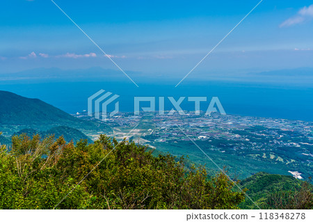 A view of fresh greenery from Nita Pass No. 2 Observation Point [Unzen City, Nagasaki Prefecture] 118348278
