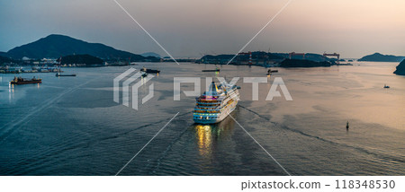 Panorama of a cruise ship departing from Nagasaki Port (Blue Dream Melody) from Megami Bridge [Nagasaki City] 118348530