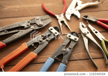 Used tools 118348584