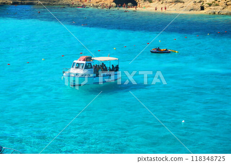Comino's Blue Lagoon 118348725