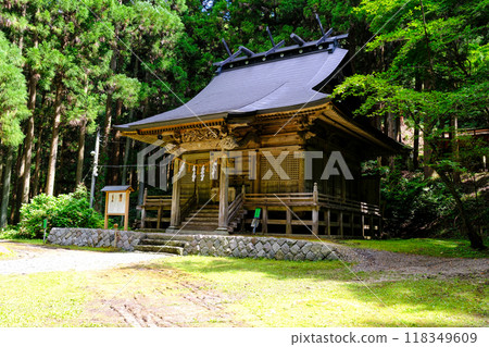 Kannon Hall with fresh greenery, ancestral shrine Kannon Hall with fresh greenery, ancestral shrine 118349609