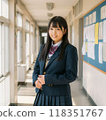 站在走廊上的高中女孩 118351767