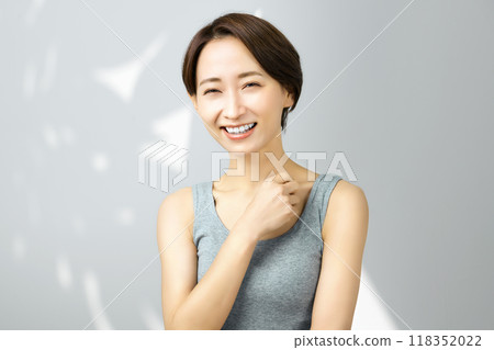 30多歲女性的美麗形象（護膚） 118352022